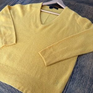 100% Cashmere Mustard Yellow Sweater